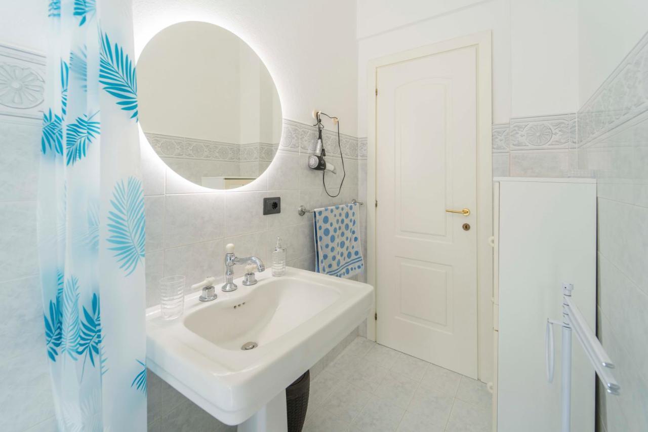 193 - Casa Via Della Chiusa - Centralissimo E Vicino Alla Baia Del Silenzio, Spiaggia E Mare 150M - Parcheggio Gratis Incluso E Aria Condizionata Sestri Levante Exteriör bild